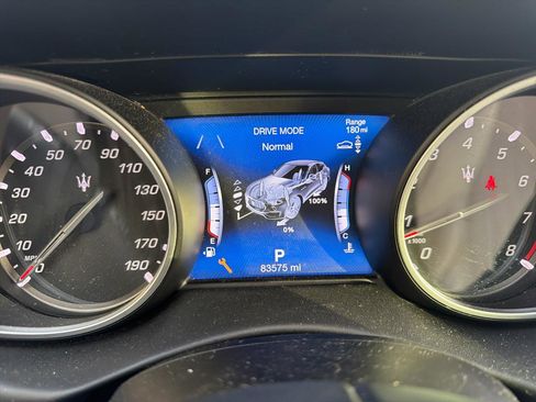 Used 2018 Maserati Levante GranLusso image 14