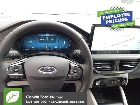 New 2025 Ford Escape SE w/ PHEV Premium Package FWD image 22