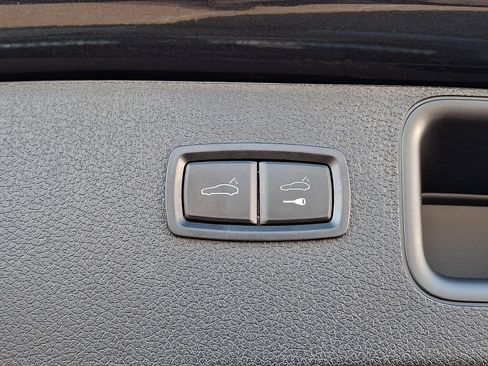 Used 2023 Porsche Macan image 31