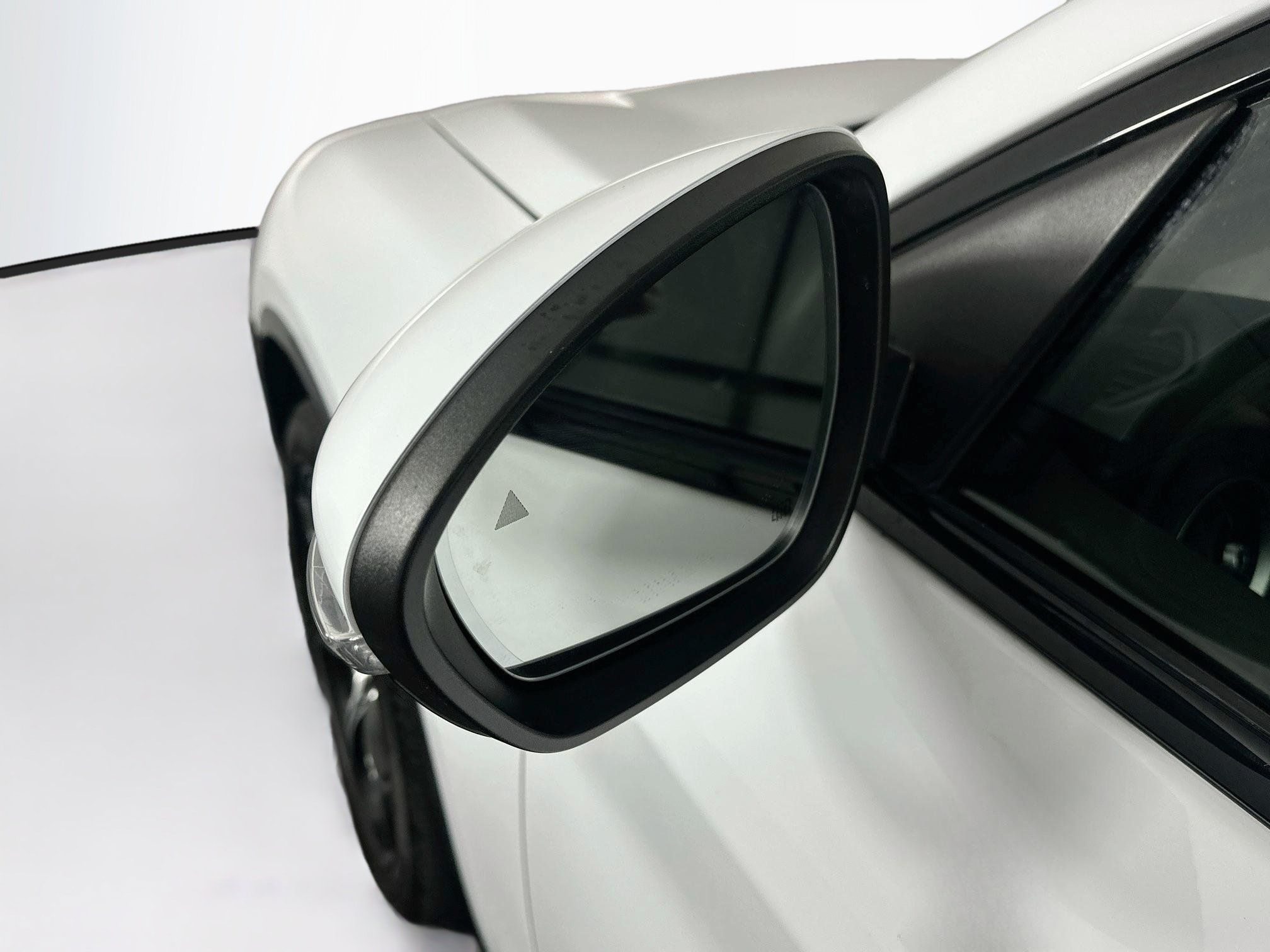 Used 2023 Alfa Romeo Stelvio Ti AWD/4WD image 16