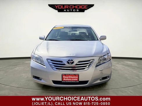 Used 2010 Toyota Camry LE FWD image 8