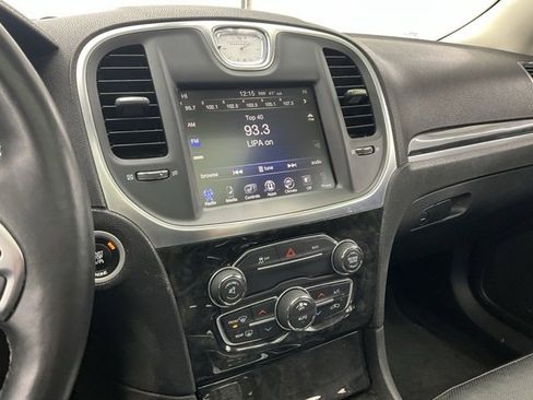 Used 2016 Chrysler 300 C image 11