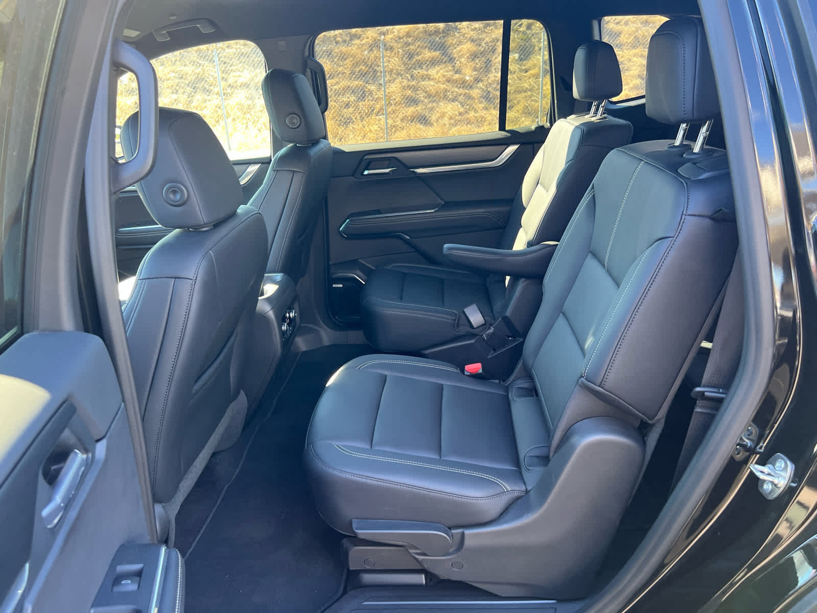 Used 2026 GMC Acadia Elevation w/ Elevation Premium Package FWD image 13