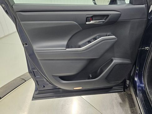 Used 2022 Toyota Highlander XLE image 36