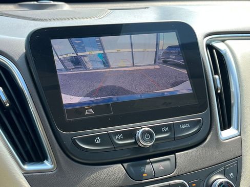 Used 2024 Chevrolet Malibu LT image 17