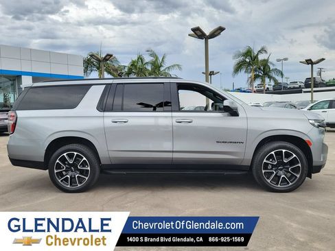 Used 2024 Chevrolet Suburban RST RWD image 10