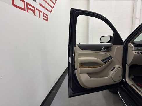 Used 2017 GMC Yukon XL Denali w/ Open Road Package image 38