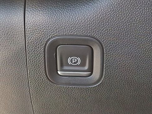 Used 2021 GMC Sierra 1500 Elevation AWD/4WD image 23