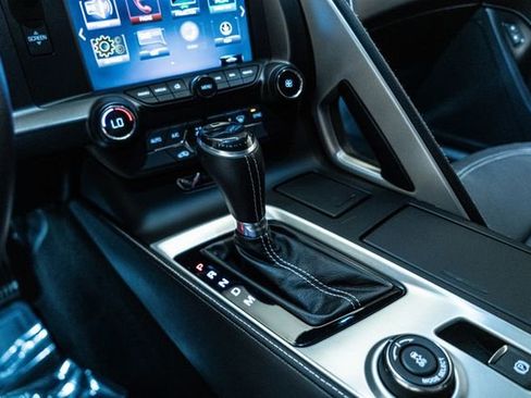Used 2019 Chevrolet Corvette Stingray Coupe w/ 1LT RWD image 26