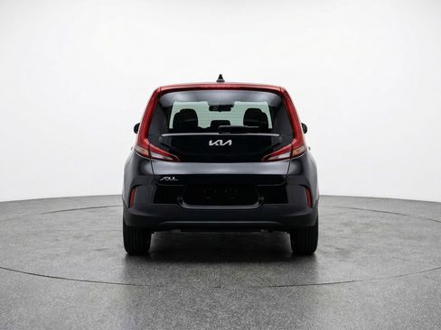 Used 2025 Kia Soul LX w/ LX Technology Package image 6