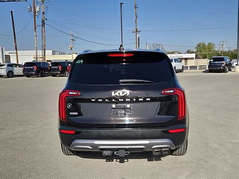 Used 2022 Kia Telluride SX w/ SX Prestige Package image 3