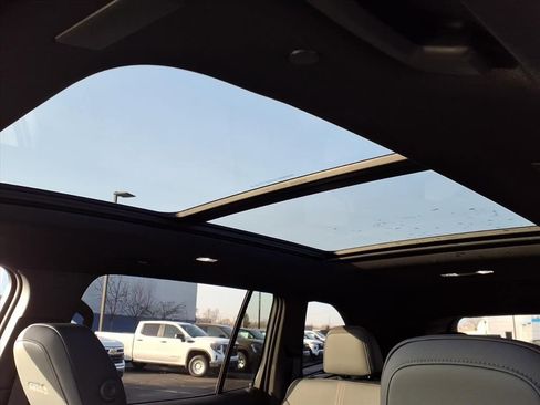 New 2026 GMC Acadia AT4 w/ Luxury Package image 4