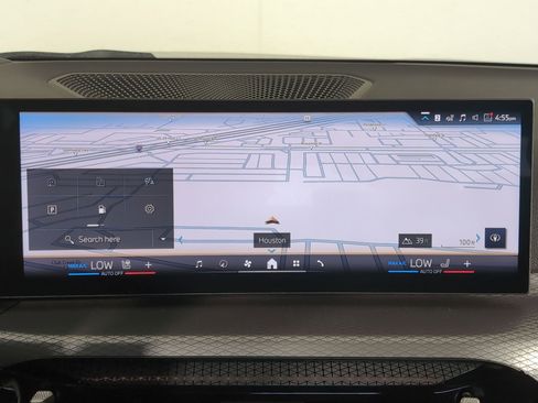 Used 2026 BMW 330i xDrive Sedan w/ Premium Package image 24