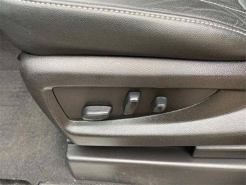 Used 2019 Chevrolet Suburban Premier image 17