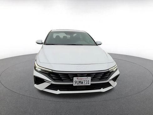 Used 2025 Hyundai Elantra SEL FWD image 4
