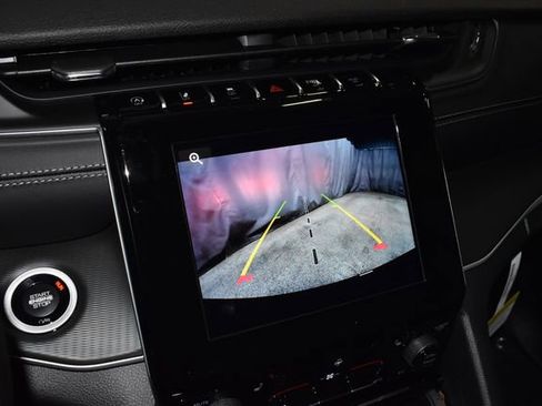 New 2025 Jeep Grand Cherokee Altitude image 14