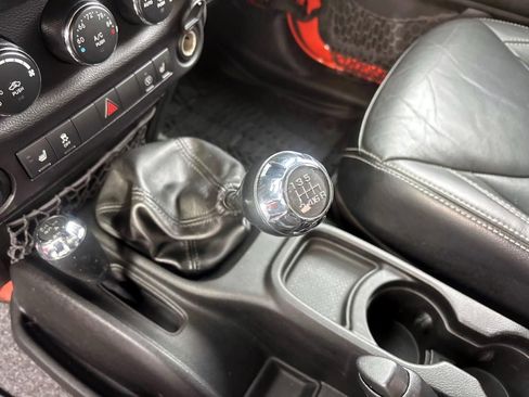 Used 2015 Jeep Wrangler Rubicon image 22