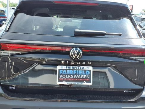 New 2025 Volkswagen Tiguan SE image 25