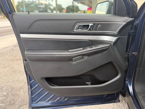 Used 2016 Ford Explorer XLT w/ Equipment Group 202A AWD/4WD image 11