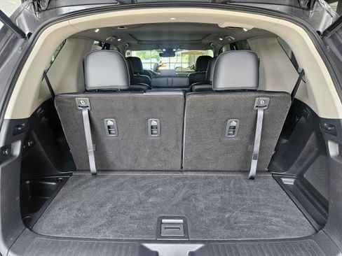 Used 2024 Honda Pilot Touring image 12