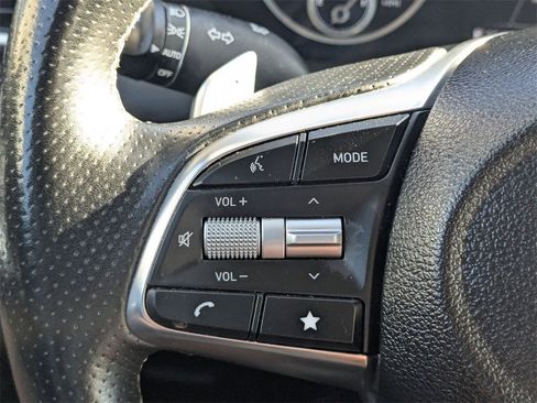 Used 2023 Genesis G70 2.0T image 16