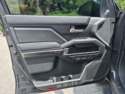 Used 2025 Toyota Tacoma TRD Sport RWD image 12