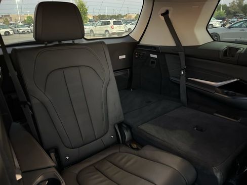 Used 2022 BMW X7 xDrive40i w/ Executive Package image 30