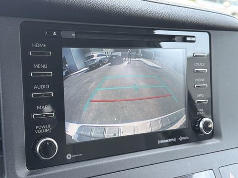 Used 2018 Toyota Sienna XLE w/ XLE Navigation Package FWD image 21