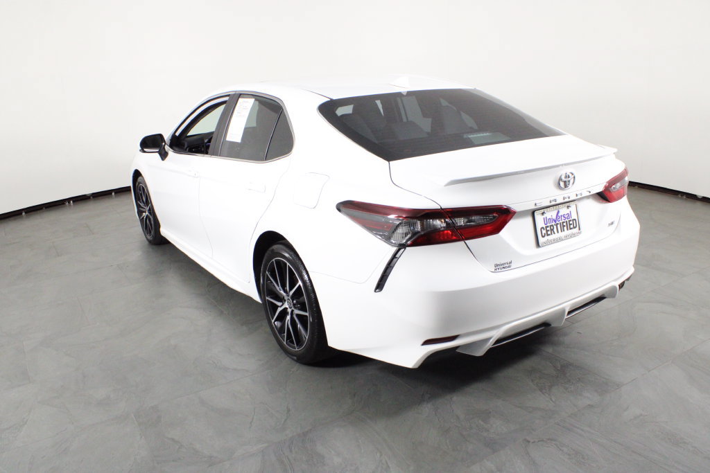 Used 2024 Toyota Camry SE w/ Convenience Package FWD image 15