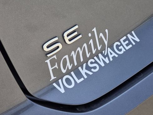 Used 2024 Volkswagen Atlas Cross Sport SE FWD image 9