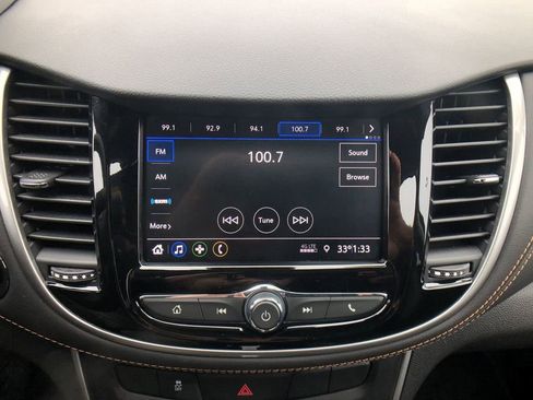 Used 2020 Chevrolet Trax LT w/ LT Convenience Package FWD image 18