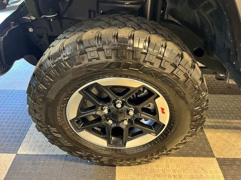 Used 2022 Jeep Wrangler Unlimited Rubicon w/ LED Lighting Group AWD/4WD image 8