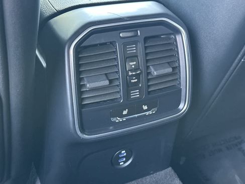 Certified 2025 Porsche Macan AWD/4WD image 14
