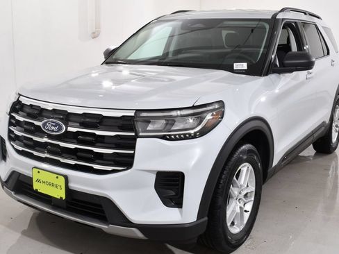 New 2026 Ford Explorer Active AWD/4WD image 2