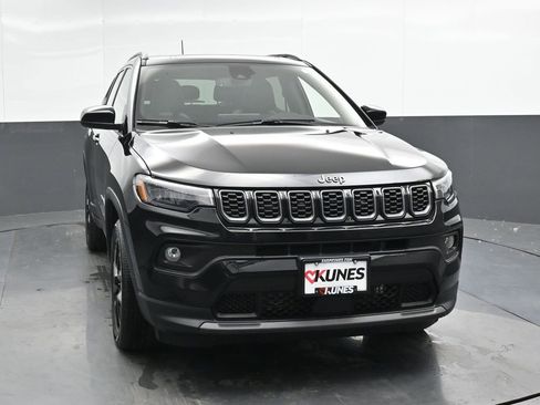 New 2025 Jeep Compass Latitude w/ Sun & Sound Group image 4
