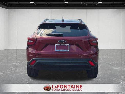 Used 2024 Chevrolet Trax RS FWD image 4