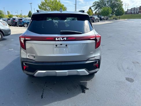 Certified 2024 Kia Seltos EX AWD/4WD image 6
