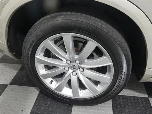 Used 2017 Volvo XC90 T6 Momentum w/ Vision Package AWD/4WD image 17