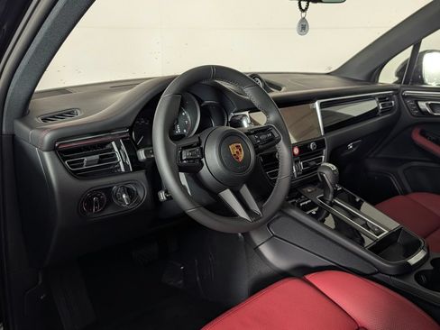 New 2026 Porsche Macan AWD/4WD image 4
