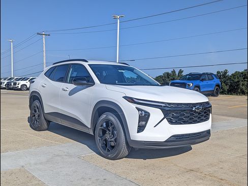 New 2026 Chevrolet Trax LT w/ Driver Confidence Package FWD image 5