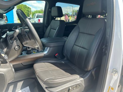 Used 2023 Chevrolet Silverado 1500 High Country w/ Technology Package AWD/4WD image 14