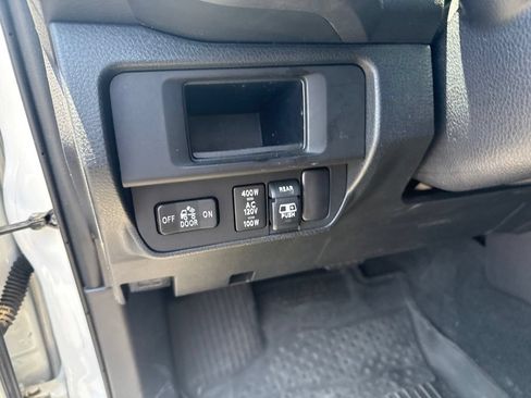 Used 2017 Toyota Tacoma 2WD Double Cab image 26