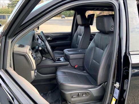 Used 2021 Chevrolet Suburban RST w/ Luxury Package image 7