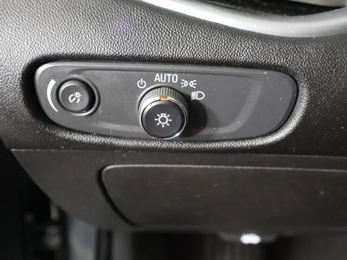 Used 2024 Chevrolet Malibu LT image 30