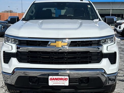 Used 2022 Chevrolet Silverado 1500 LT image 3