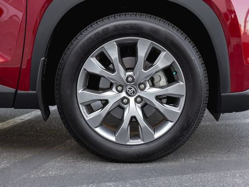 Certified 2024 Toyota Grand Highlander AWD image 4