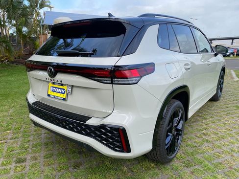 New 2026 Volkswagen Tiguan SE R-Line FWD image 7
