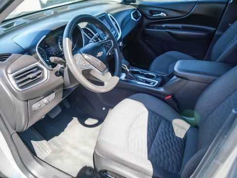 Used 2020 Chevrolet Equinox LT FWD image 16