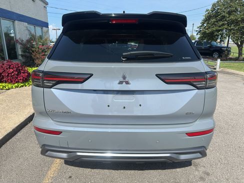 Used 2025 Mitsubishi Outlander SEL AWD/4WD image 5