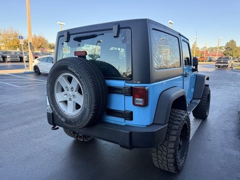 Used 2018 Jeep Wrangler Sport image 8